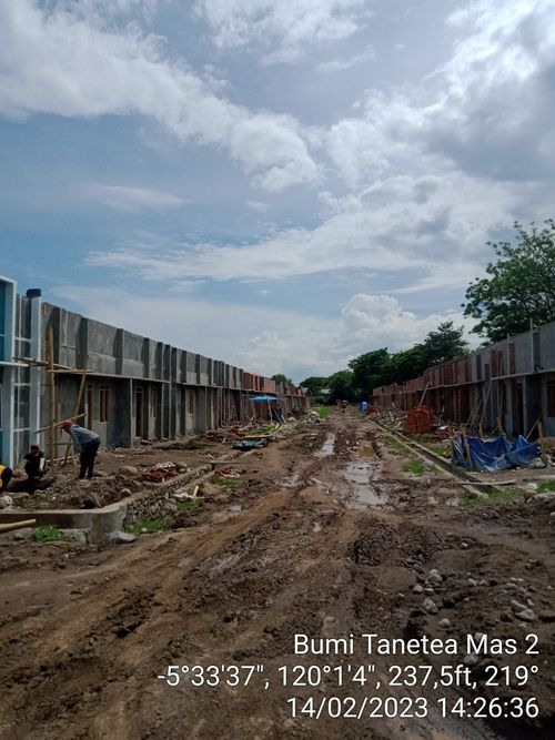 foto posisi tengah perumahan Bumi Tanetea Mas 2