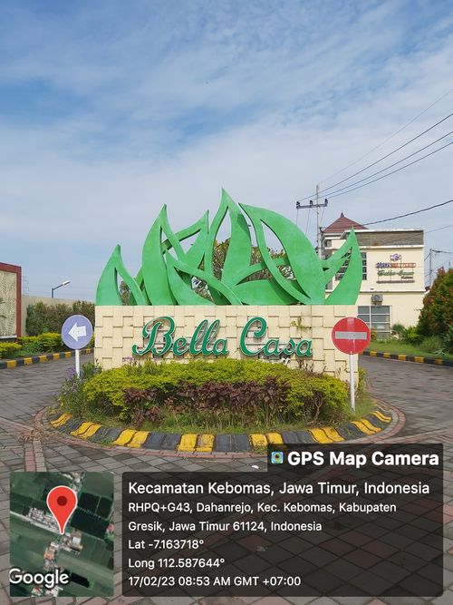 foto gerbang perumahan Bella Casa Village