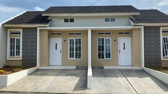 foto tampak rumah tipe Brahma perumahan Taji Raya