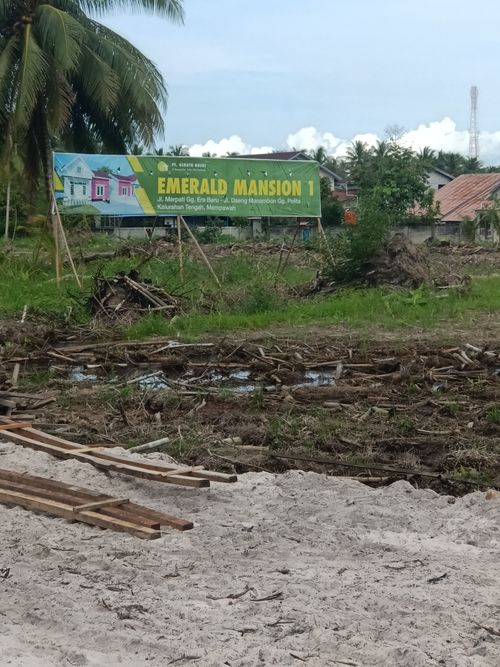 foto gerbang perumahan Emerald Mansion 1