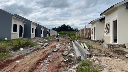 foto posisi tengah perumahan PERUMAHAN BUKIT MULYA