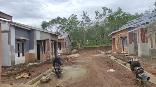 foto posisi tengah perumahan Karya Regency