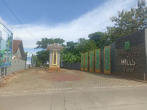 foto gerbang perumahan TAKTAKAN HILLS VIEW