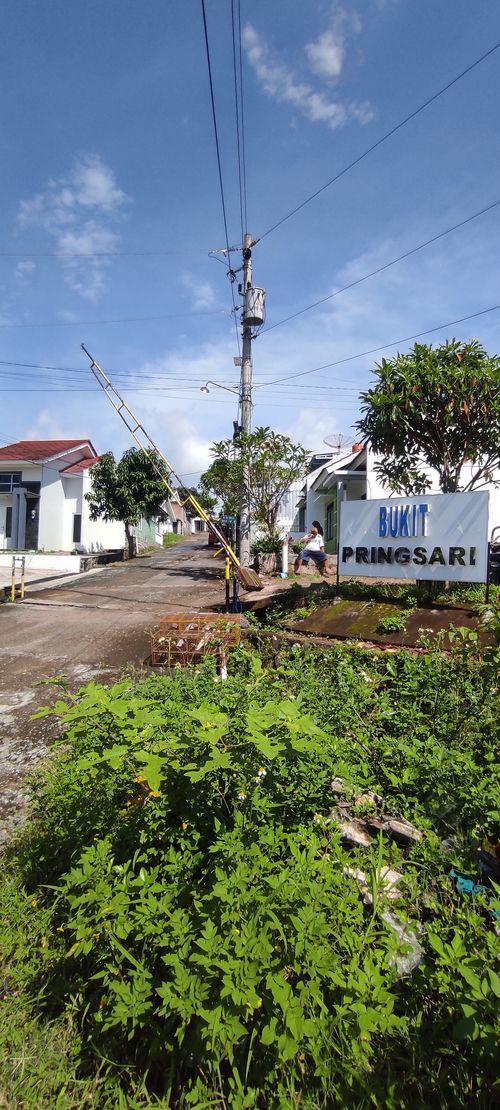 foto gerbang perumahan Bukit Pringsari 1