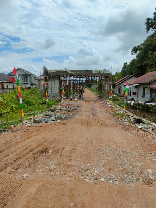 foto gerbang perumahan GRAHA KIRANA 13