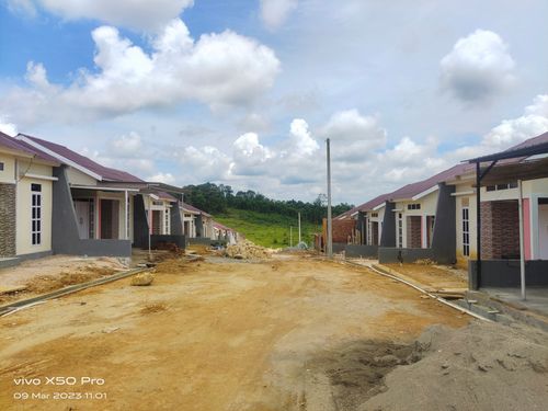 foto posisi tengah perumahan A99 CORP LAND II