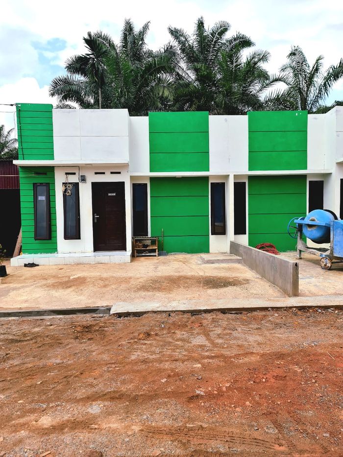 foto tampak rumah tipe 36 perumahan Karya mandiri Residence