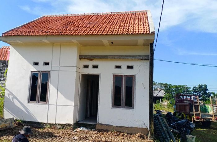foto tampak rumah tipe 36 perumahan JUNGKARANG REGENCY