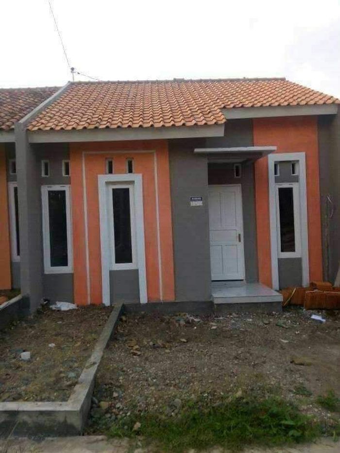 foto tampak rumah tipe MAWAR perumahan PURI RARASTITI