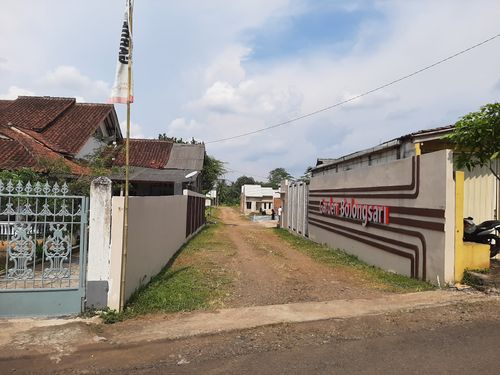 foto gerbang perumahan Garden Bojongsari