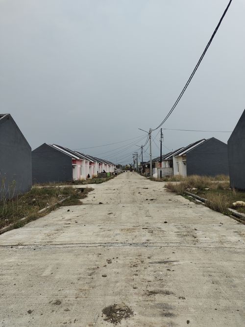foto posisi tengah perumahan GREEN SRIMAHI RESIDENCE 2 TAHAP II