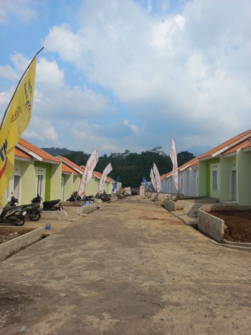 foto posisi tengah perumahan Graha Sabrina 4