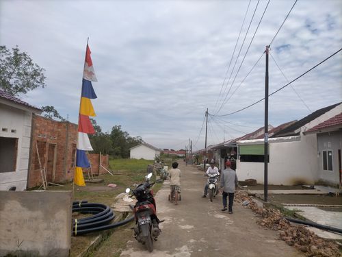 foto gerbang perumahan ROMPOK ALAM FROMULA 1