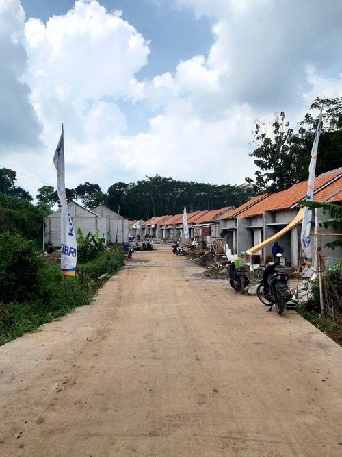 foto posisi tengah perumahan GRIYA DELLA ASRI TAHAP 2