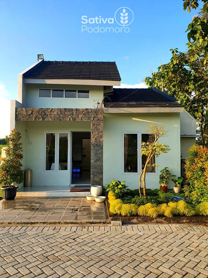 foto tampak rumah tipe SATIVA perumahan SATIVA PODOMORO