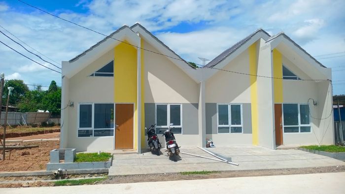 foto tampak rumah tipe 33/80 perumahan Puri Sava Sukamaju
