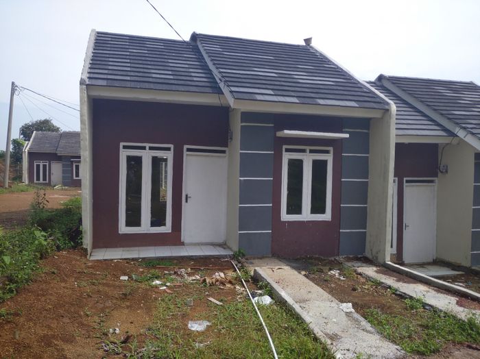 foto tampak rumah tipe komersil perumahan Bukit Pasundan 2