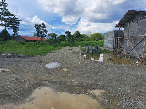 foto posisi tengah perumahan Timika Syaki Permai