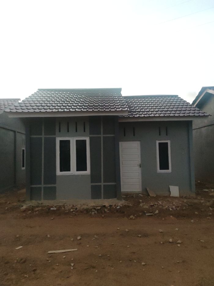 foto tampak rumah tipe 36 perumahan KARYA GRIYA RESIDENCE