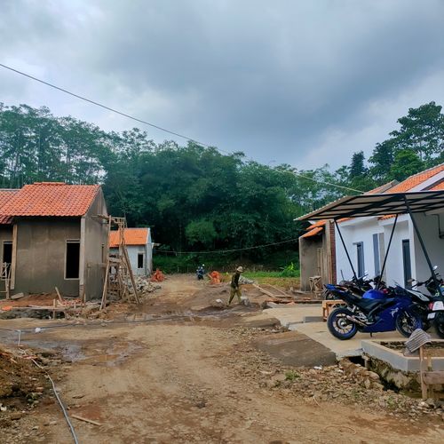 foto posisi tengah perumahan GRAND PARK JATIHURIP