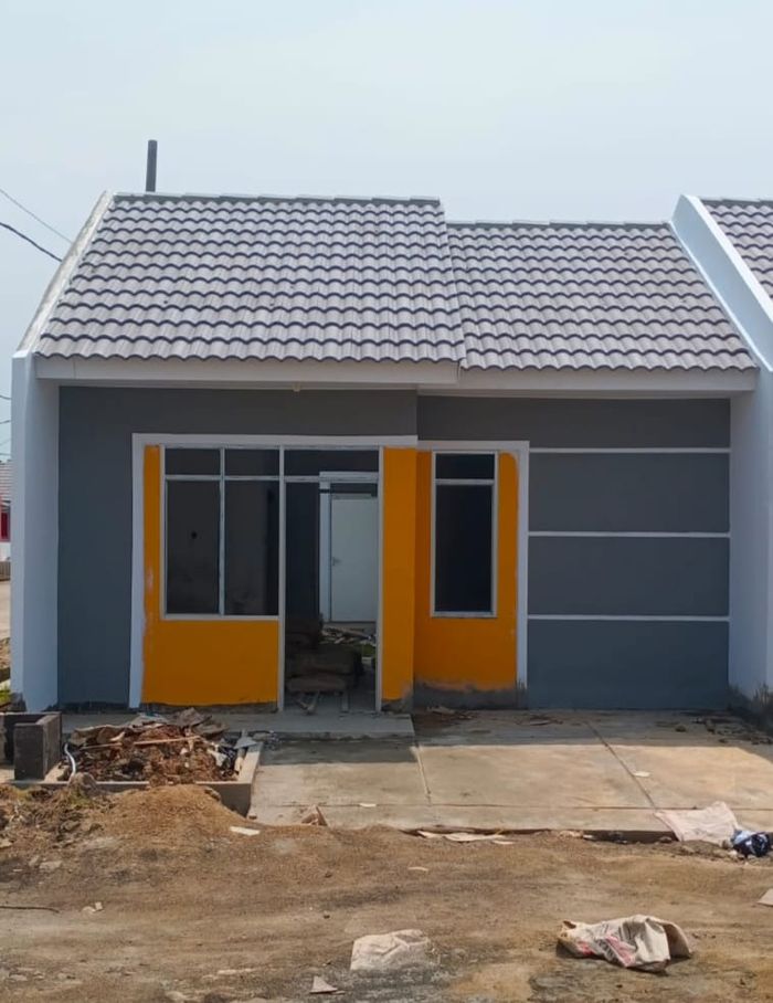 foto tampak rumah tipe 30/70 perumahan Puri Sava Sukamaju