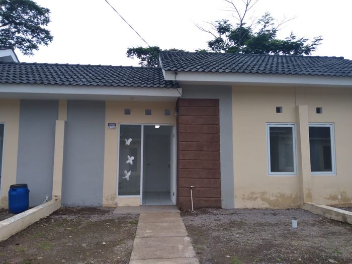 foto tampak rumah tipe 28/60 perumahan Griya Pindad Asri 3