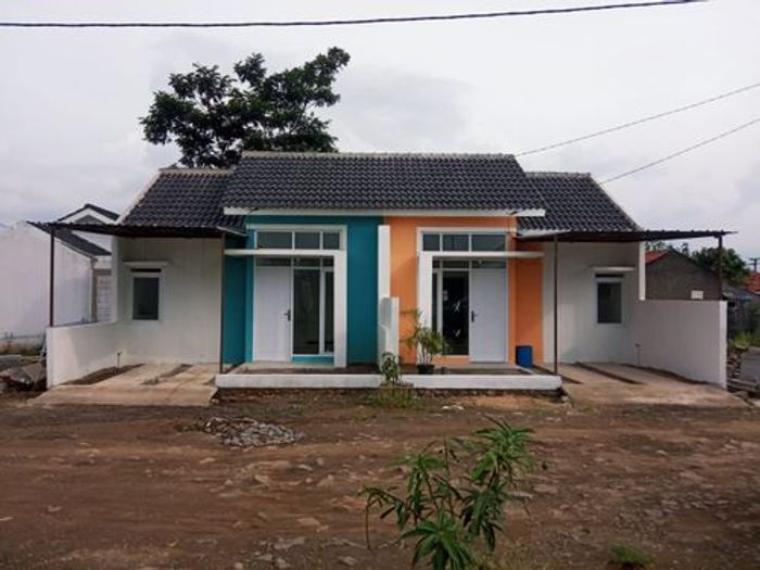 foto tampak rumah tipe 36/60 perumahan Griya Pindad Asri 3