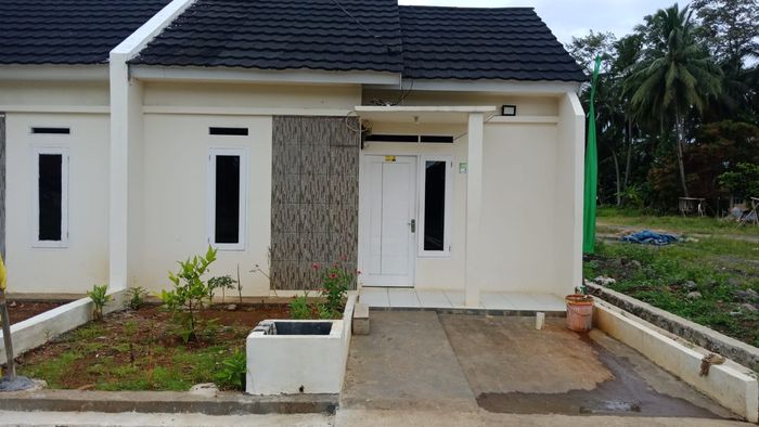 foto tampak rumah tipe 36/72 perumahan TIRTA CARINGIN PERMAI 2
