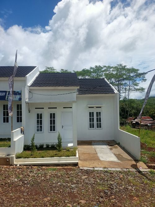 foto contoh rumah perumahan Graha Mangkalaya