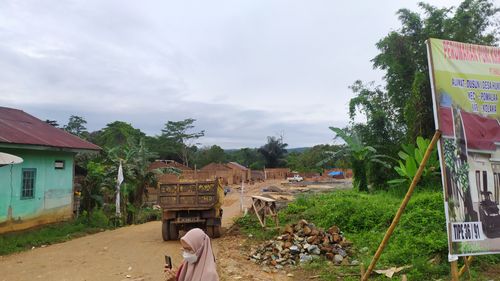 foto gerbang perumahan PURI KHANISSA RESIDENCE IV