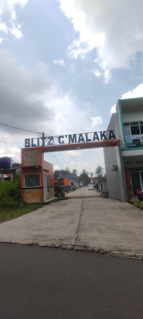 foto gerbang perumahan BLITZ CMALAKA 1