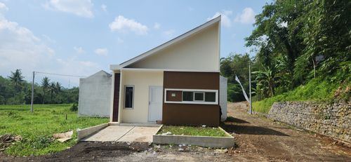 foto contoh rumah perumahan Sundana Village