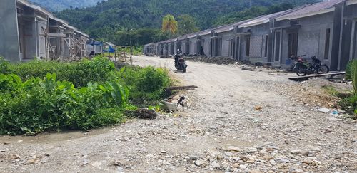 foto gerbang perumahan KHAZANAH ELEGAN WATULIWU 2