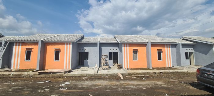 foto tampak rumah tipe 30/60 perumahan HOME BEKONANG 2