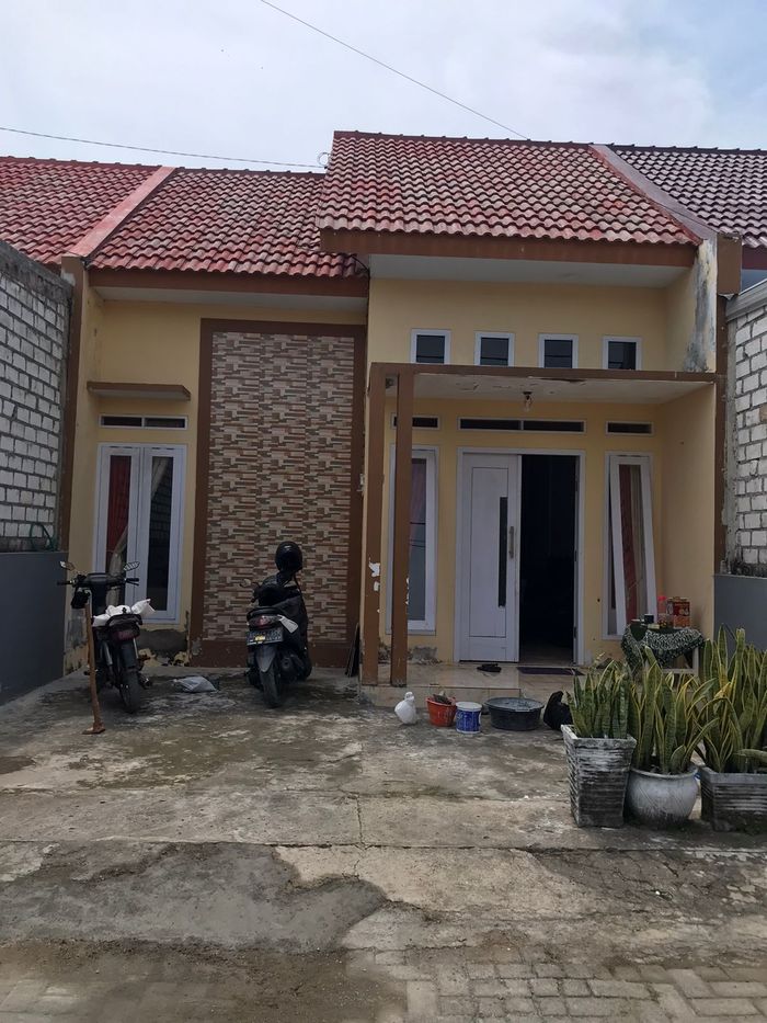 foto tampak rumah tipe 36 perumahan Griya Lestari Indah 2