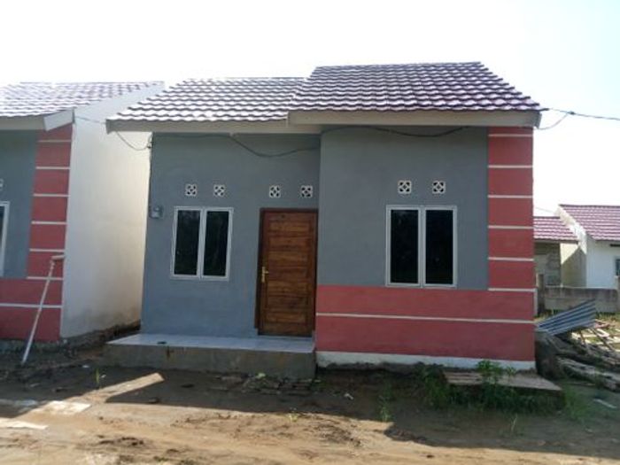 foto tampak rumah tipe RHS 36 perumahan ROMPOK ALAM FROMULA 1