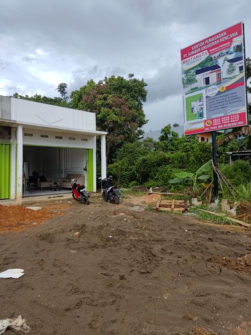 foto gerbang perumahan Bratanata Residence 9