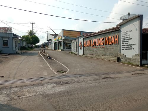 foto gerbang perumahan ALAM LAYUNG INDAH TAHAP II