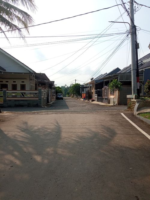 foto posisi tengah perumahan ALAM LAYUNG INDAH TAHAP II
