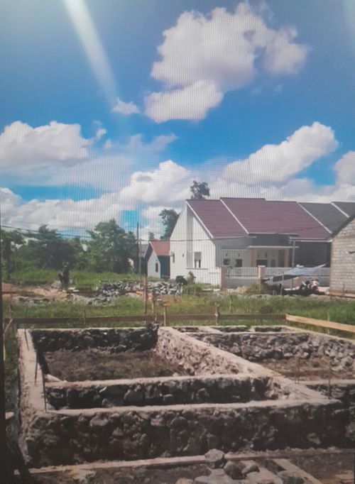 foto contoh rumah perumahan Golf Lestari