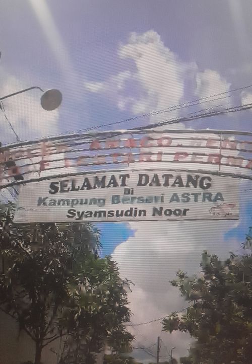 foto gerbang perumahan Golf Lestari
