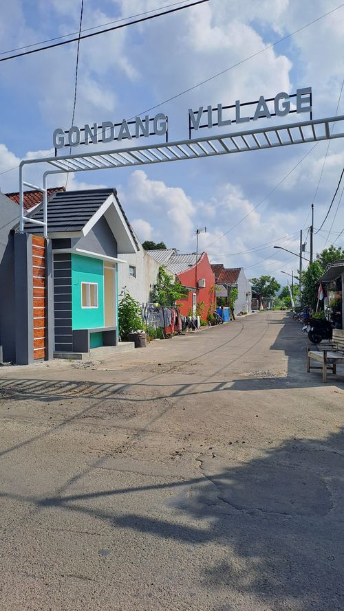 foto gerbang perumahan GONDANG VILLAGE