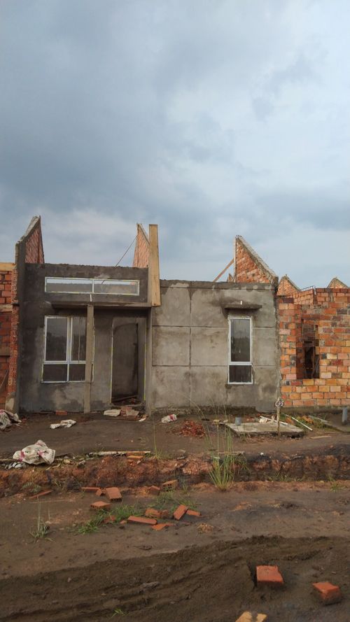 foto contoh rumah perumahan Zamrud Estate