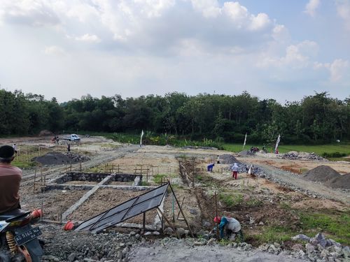 foto posisi tengah perumahan MARISON REGENCY POLOKARTO