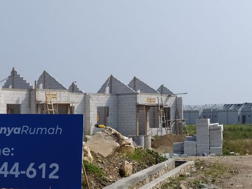 foto contoh rumah perumahan TRUSMILAND ARJAWINANGUN 1 TAHAP 3