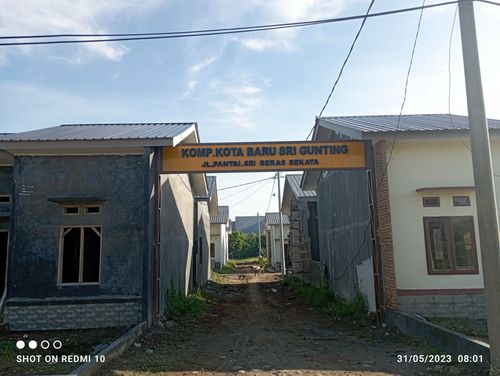 foto gerbang perumahan KOTA BARU SRIGUNTING