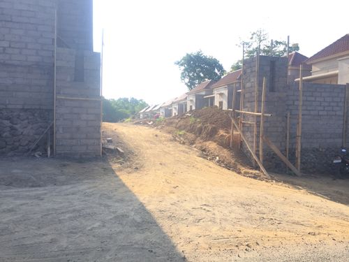 foto posisi tengah perumahan TAMAN SARI RESIDENCE