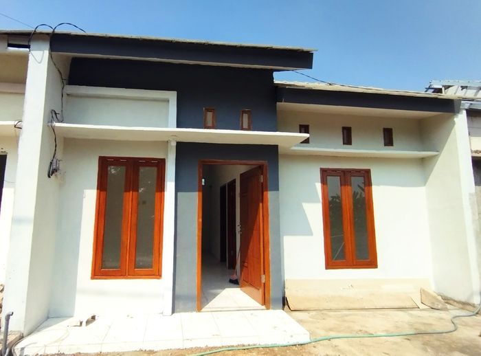 foto tampak rumah tipe C perumahan Annur Regency Peterongan