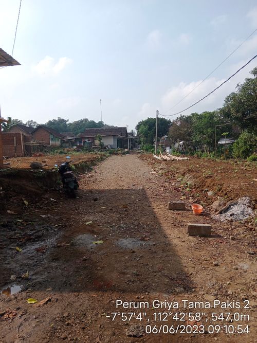 foto posisi tengah perumahan GRIYA TAMA PAKIS 2