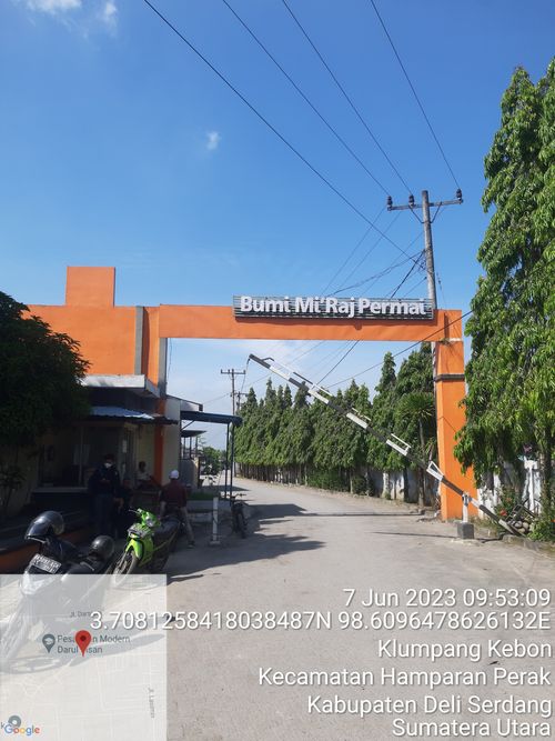 foto gerbang perumahan BUMI MIRAJ PERMAI H